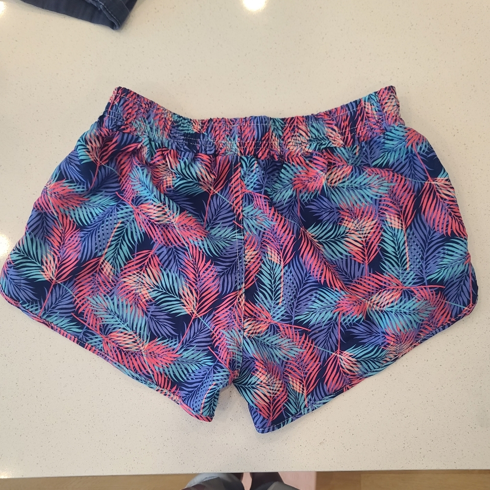 Tropical Palm Leaf Shorts • JERA Fashion • Size L • Beach Vibes